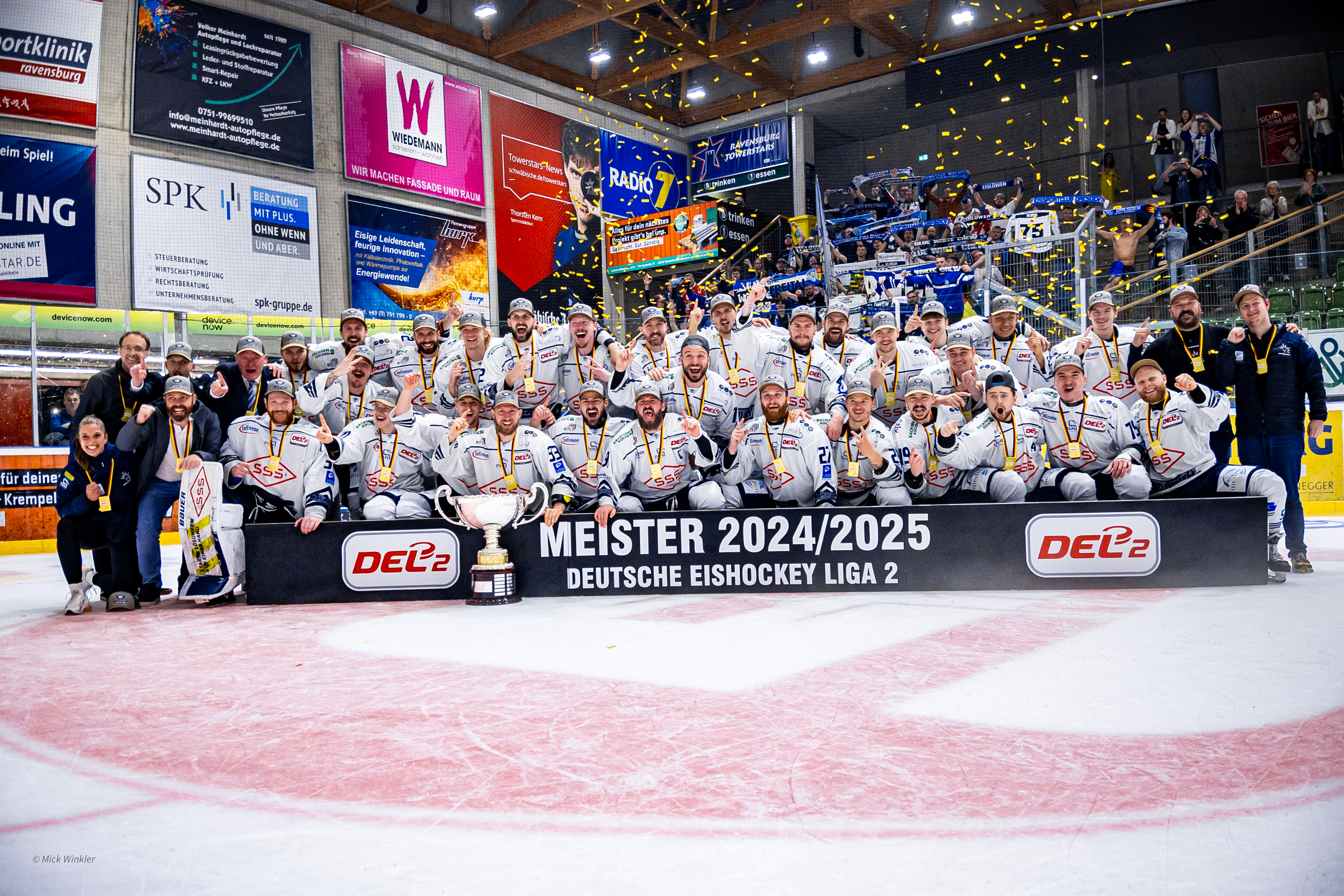 DEL2-Meister 2025: Dresdner Eislöwen!