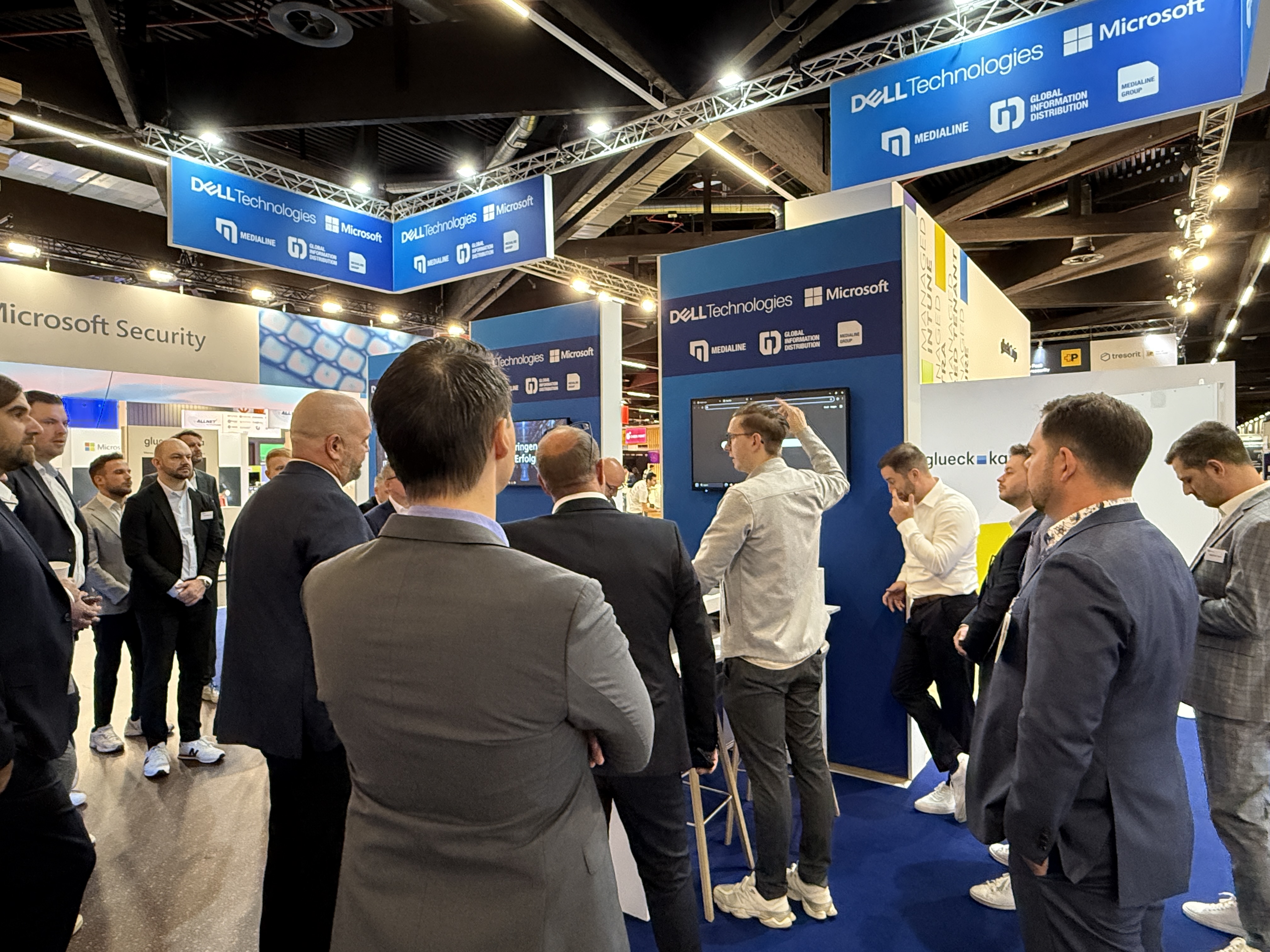 20251007_061735836_iOS